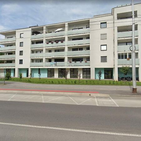Alure Residences 1 & 24H Self Check-In, Free Parking In Front Of The Apartment Building, New Building, Terrace, Cafe With Breakfast In The Apartment Building, Next To The Aqua Park Banska Bystrica Exterior photo