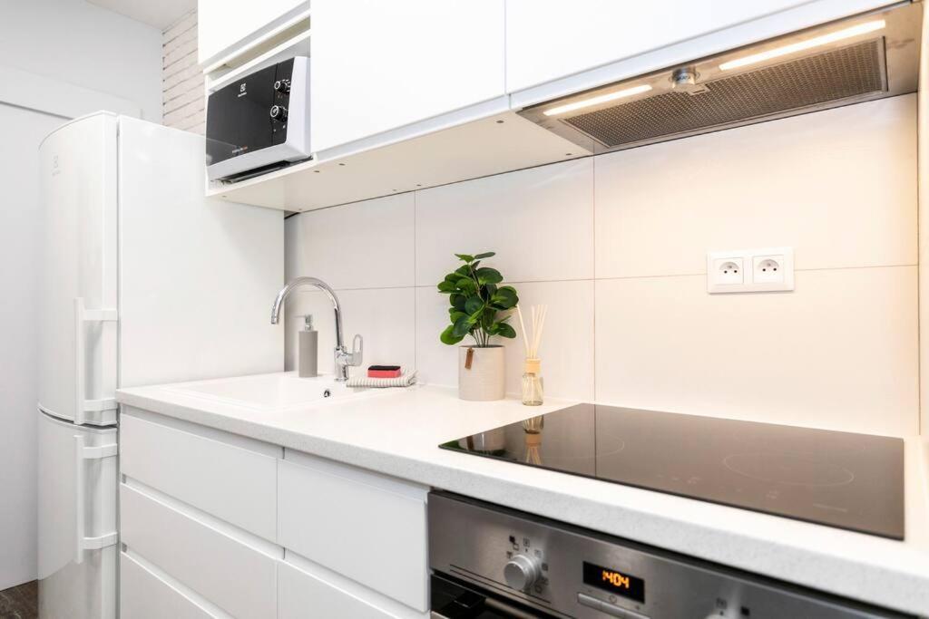 Alure Residences 1 & 24H Self Check-In, Free Parking In Front Of The Apartment Building, New Building, Terrace, Cafe With Breakfast In The Apartment Building, Next To The Aqua Park Banska Bystrica Exterior photo