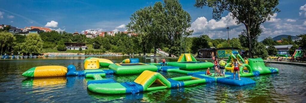 Alure Residences 1 & 24H Self Check-In, Free Parking In Front Of The Apartment Building, New Building, Terrace, Cafe With Breakfast In The Apartment Building, Next To The Aqua Park Banska Bystrica Exterior photo