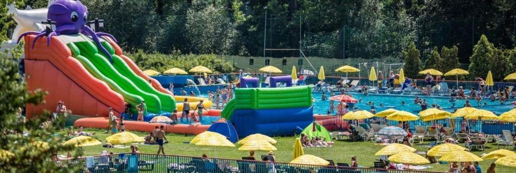 Alure Residences 1 & 24H Self Check-In, Free Parking In Front Of The Apartment Building, New Building, Terrace, Cafe With Breakfast In The Apartment Building, Next To The Aqua Park Banska Bystrica Exterior photo
